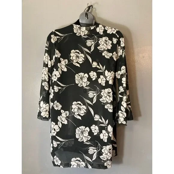 Secret treasures black and white floral robe - Picture 6 of 8